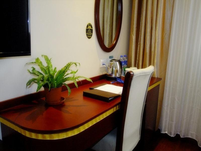 Greentree Jiading District Jiangqiao Jinyun Road Metro Station Express Hotel